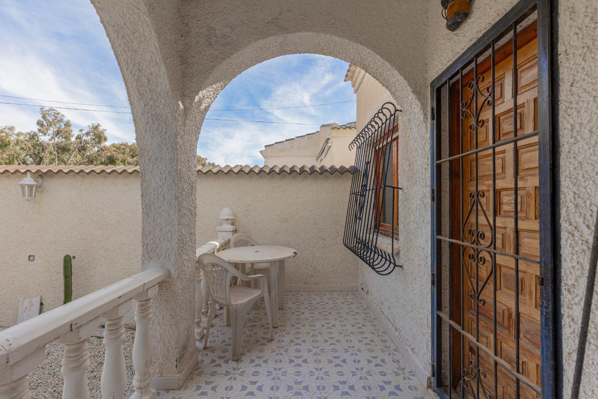 Opportunity: Detached House with Large 317 m² Plot in El Chaparral – La Siesta, Torrevieja