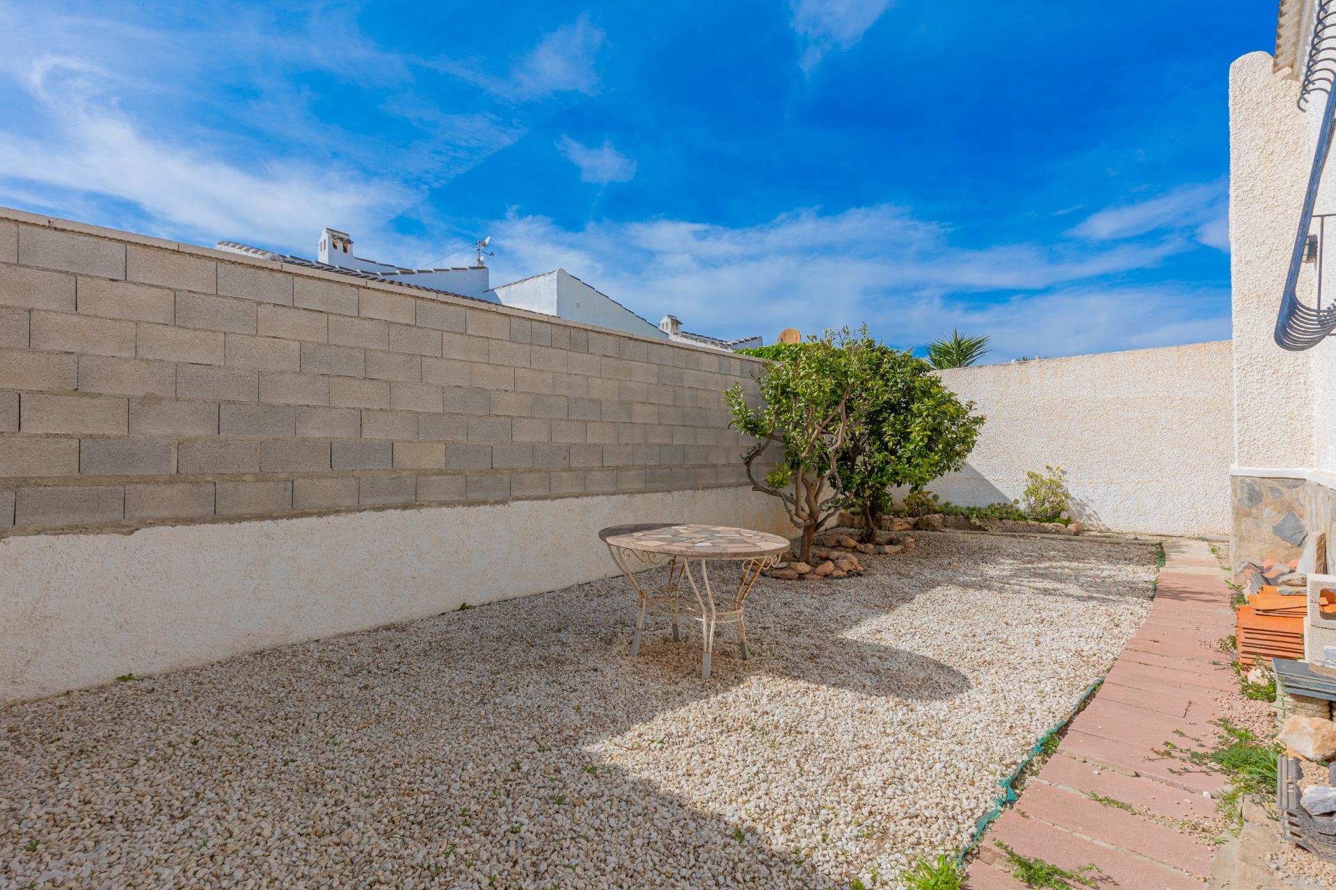 Opportunity: Detached House with Large 317 m² Plot in El Chaparral – La Siesta, Torrevieja