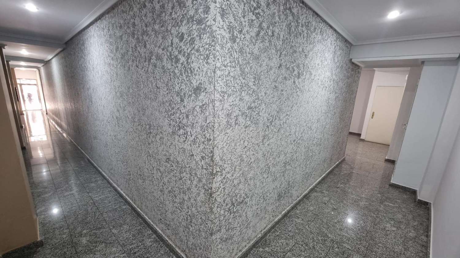 Spacious Apartment Near Playa del Cura – Torrevieja