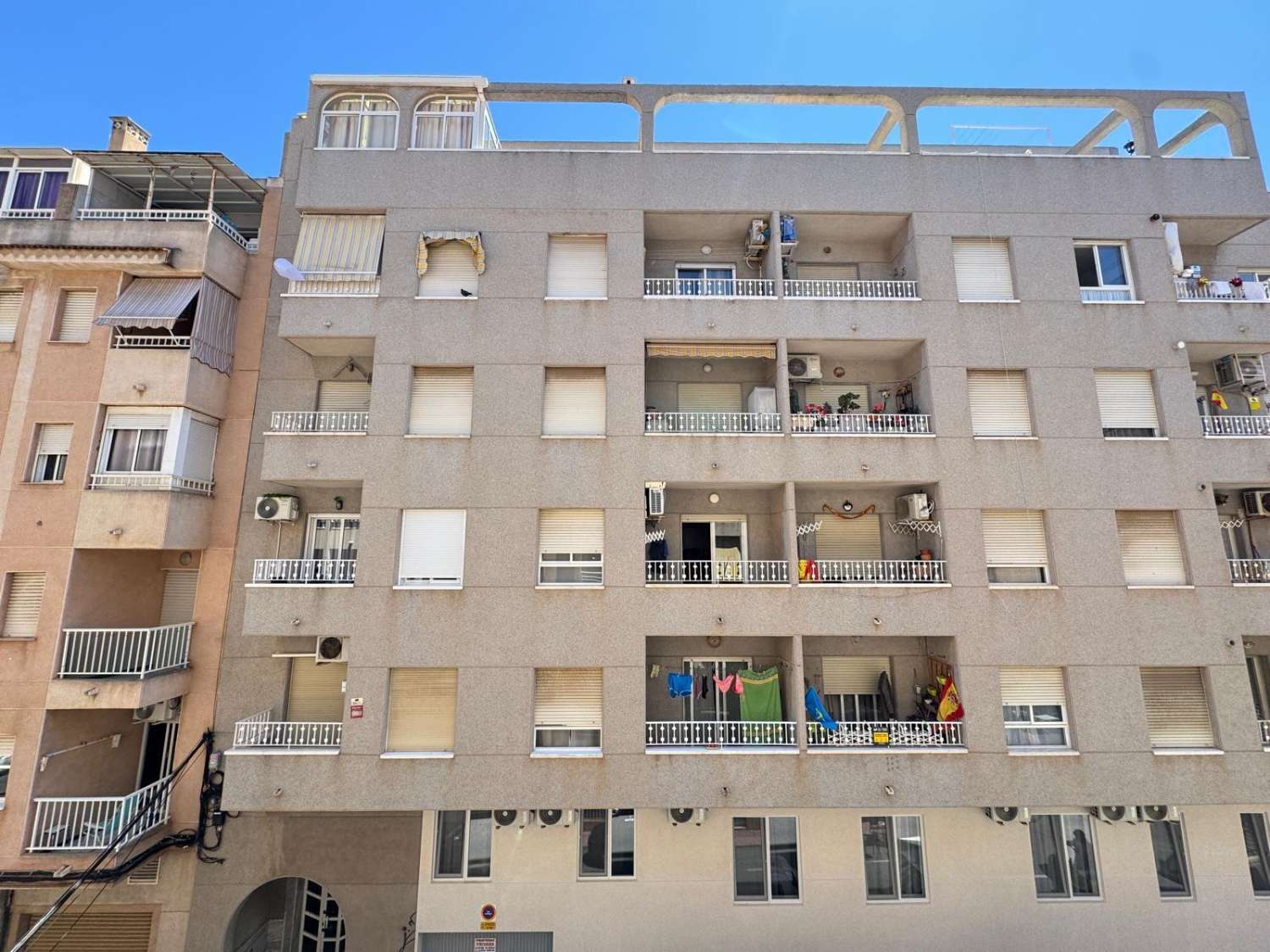 Spacious Apartment with Terrace 350 m from the Sea – Torrevieja