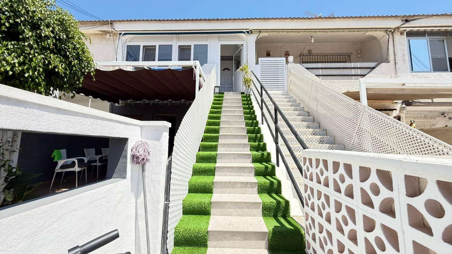 Cozy Bungalow in Torrevieja – Ideal for Living or Investment