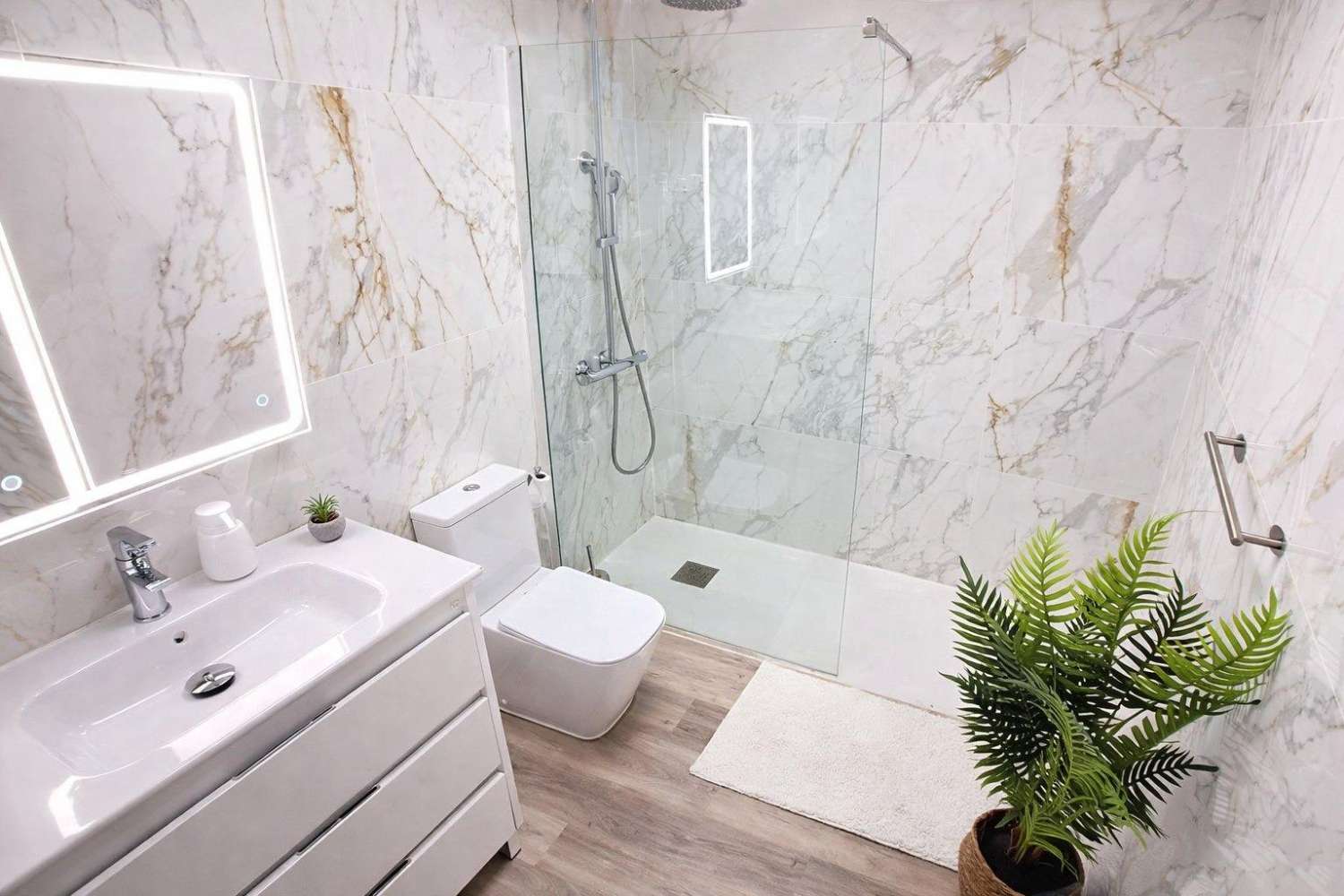 Renovated Ground Floor Apartment – 150 m from the Sea, Torrevieja