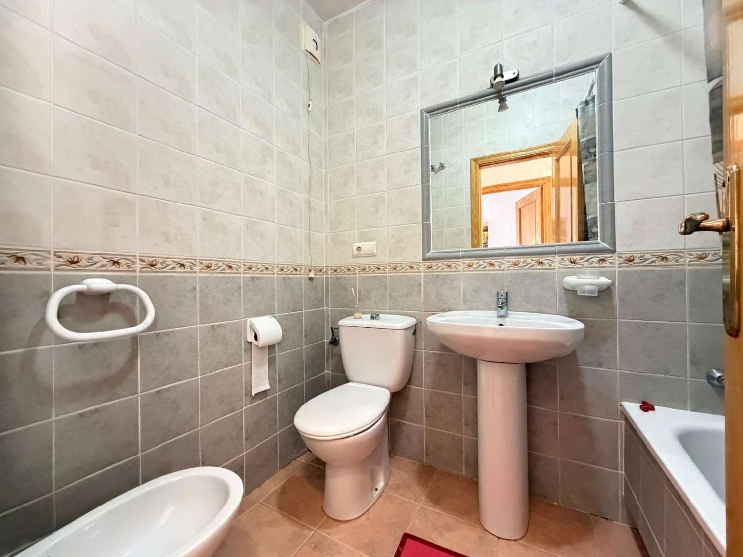 Top Floor Bungalow with Private Solarium and Pool – Aguas Nuevas, Torrevieja