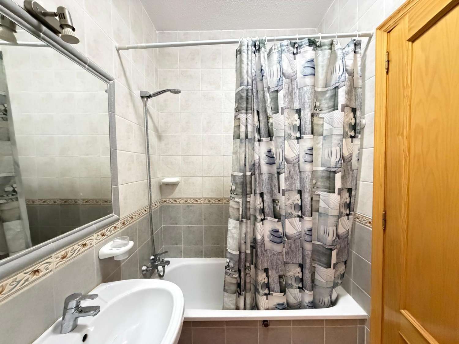 Top Floor Bungalow with Private Solarium and Pool – Aguas Nuevas, Torrevieja