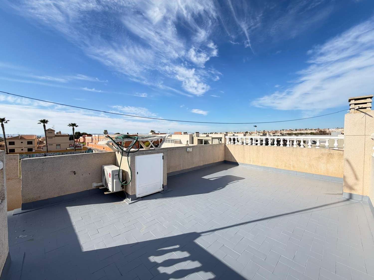 Top Floor Bungalow with Private Solarium and Pool – Aguas Nuevas, Torrevieja