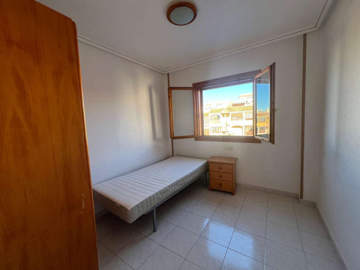 Apartmán s velkou terasou a výhledem na moře – Torrevieja