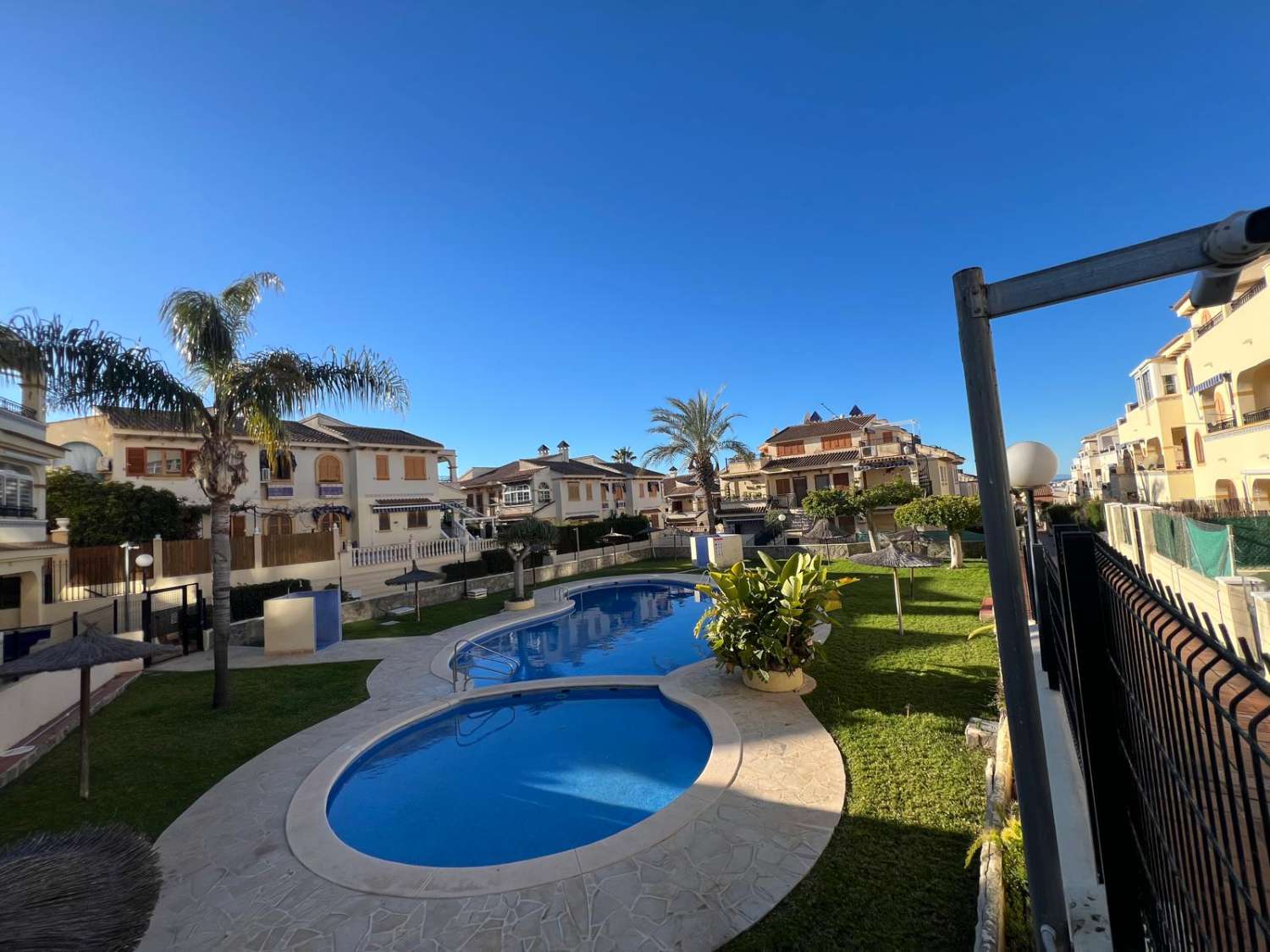 Apartmán s velkou terasou a výhledem na moře – Torrevieja