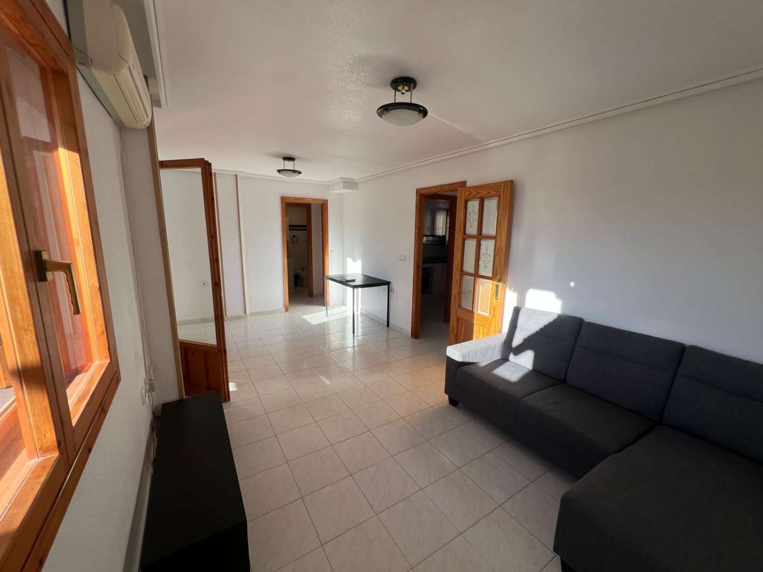 Apartmán s velkou terasou a výhledem na moře – Torrevieja