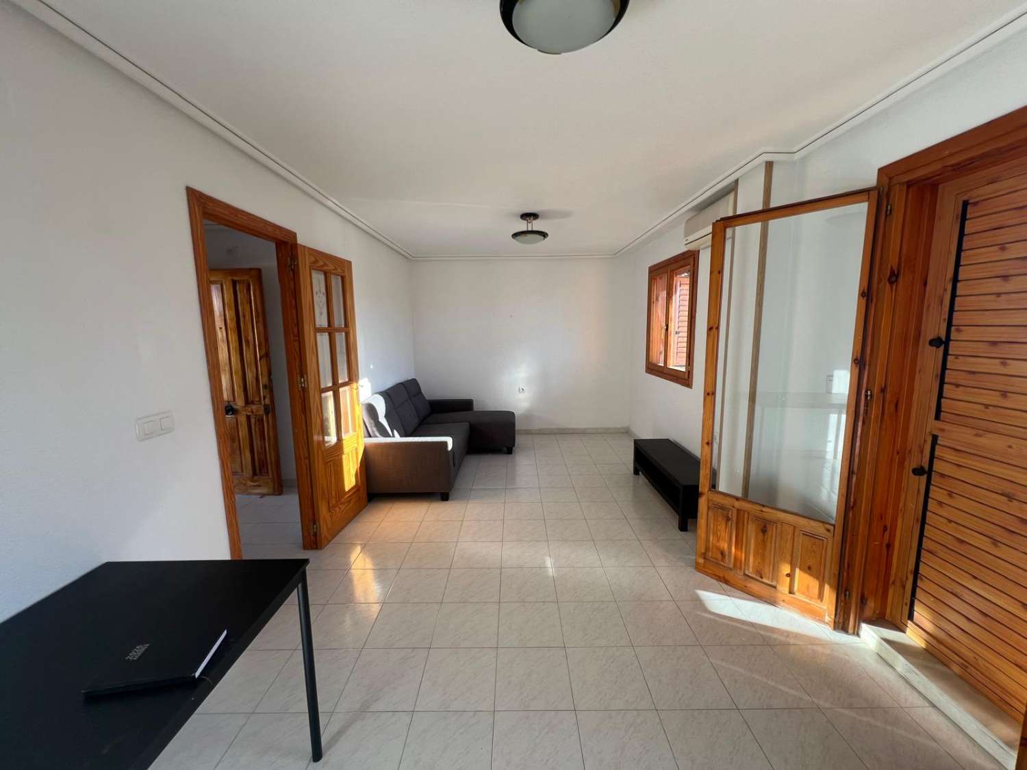 Apartmán s velkou terasou a výhledem na moře – Torrevieja