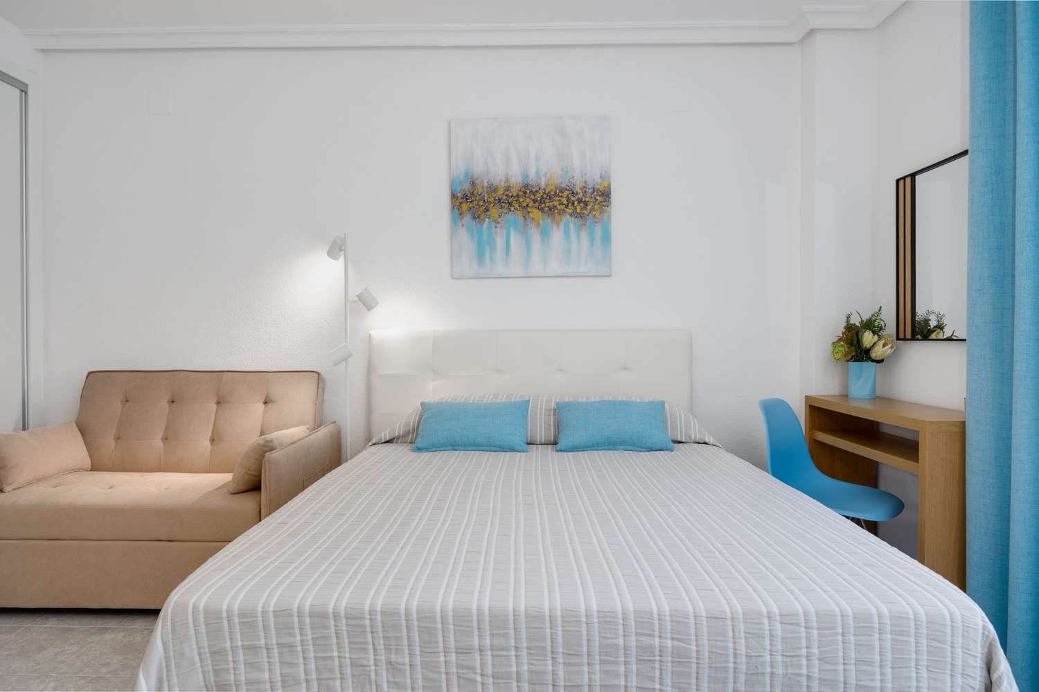 Moderní studio s bazénem a turistickou licencí – Torrevieja