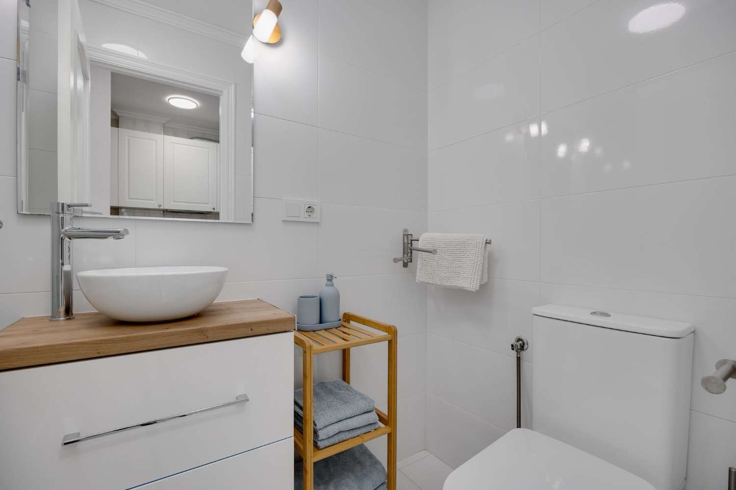 Moderní studio s bazénem a turistickou licencí – Torrevieja