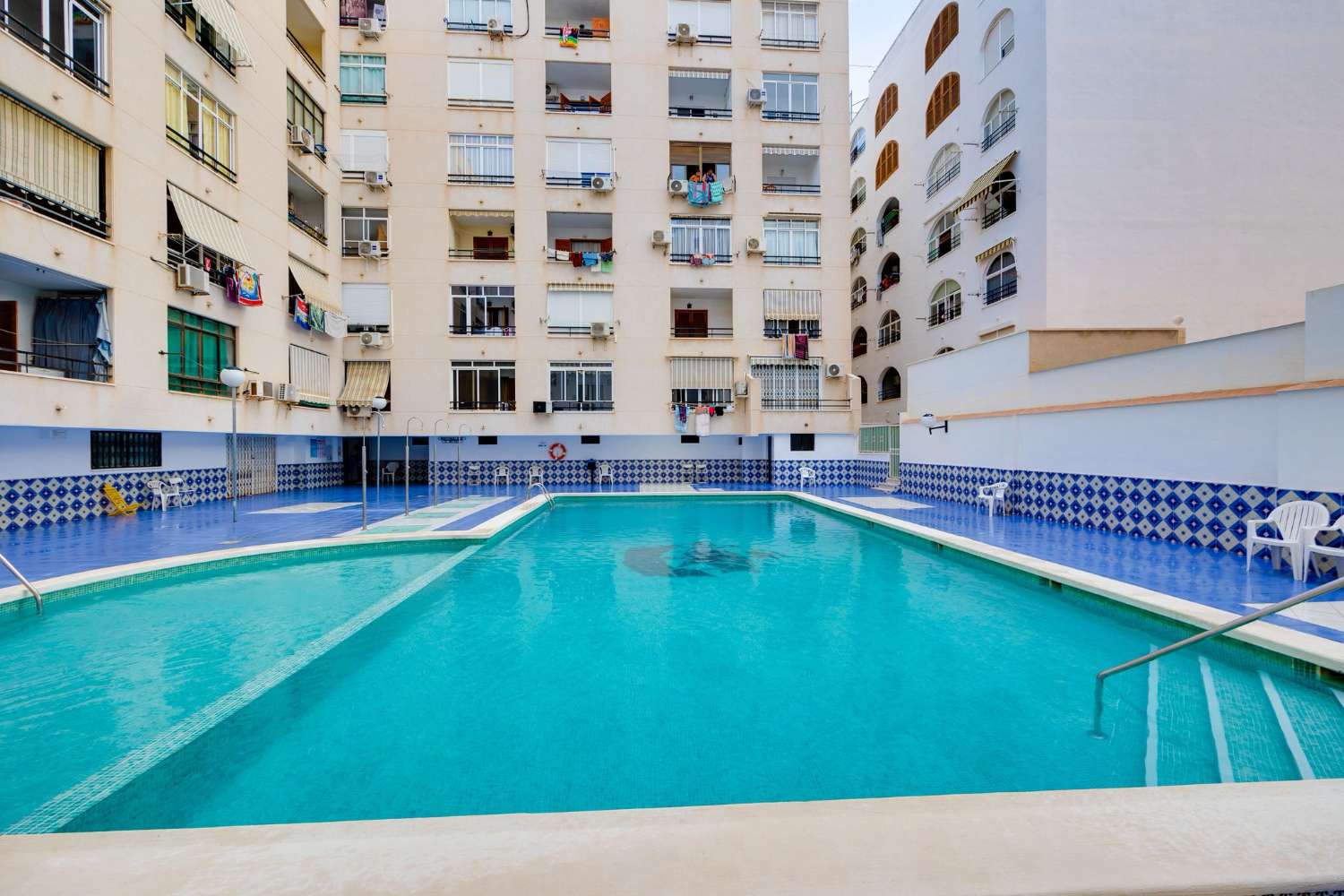 Moderní studio s bazénem a turistickou licencí – Torrevieja