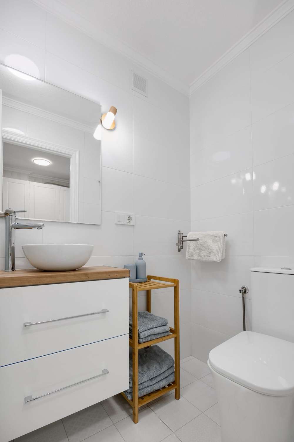 Moderní studio s bazénem a turistickou licencí – Torrevieja
