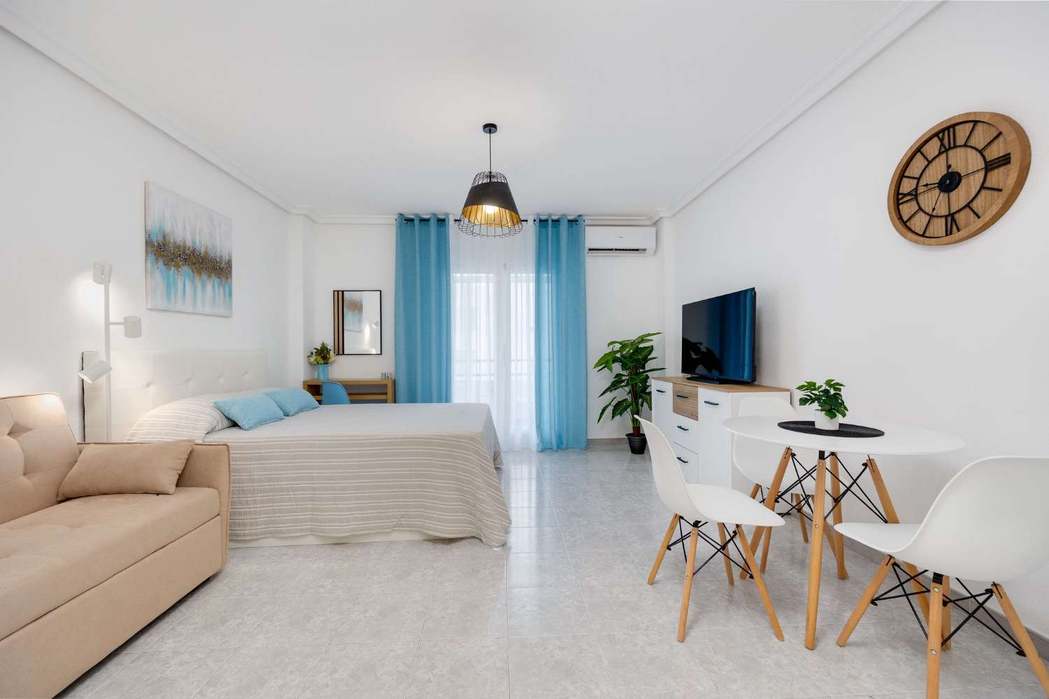 Moderní studio s bazénem a turistickou licencí – Torrevieja