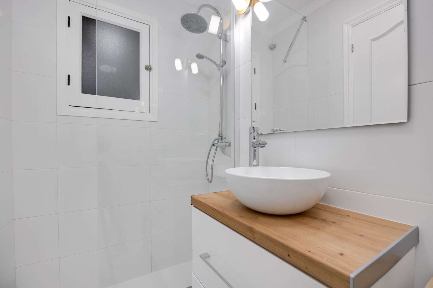 Moderní studio s bazénem a turistickou licencí – Torrevieja