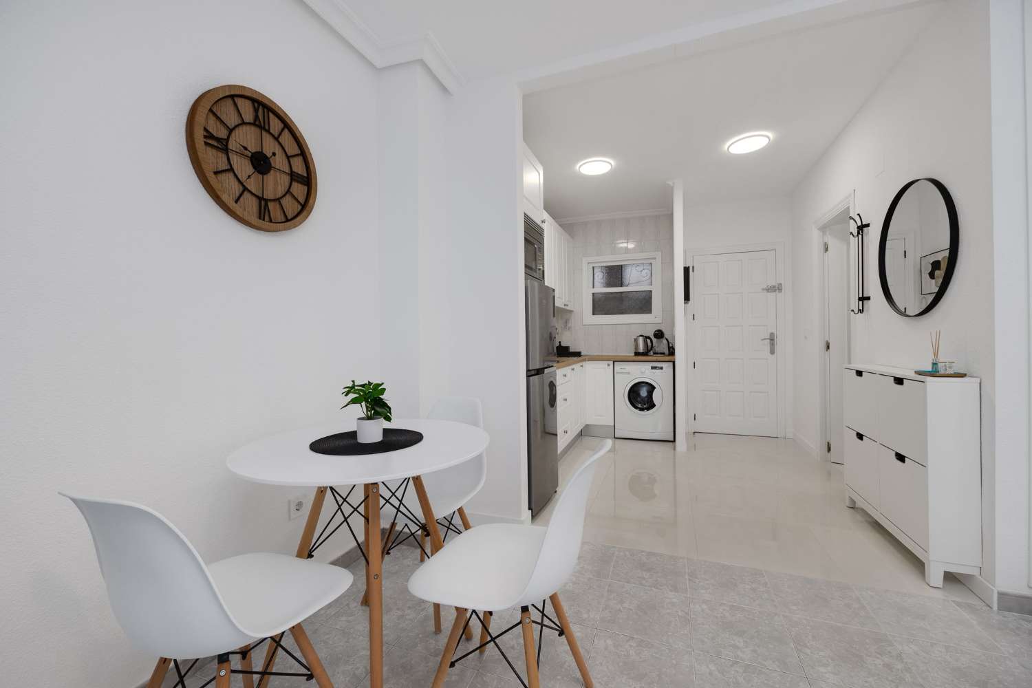 Moderní studio s bazénem a turistickou licencí – Torrevieja