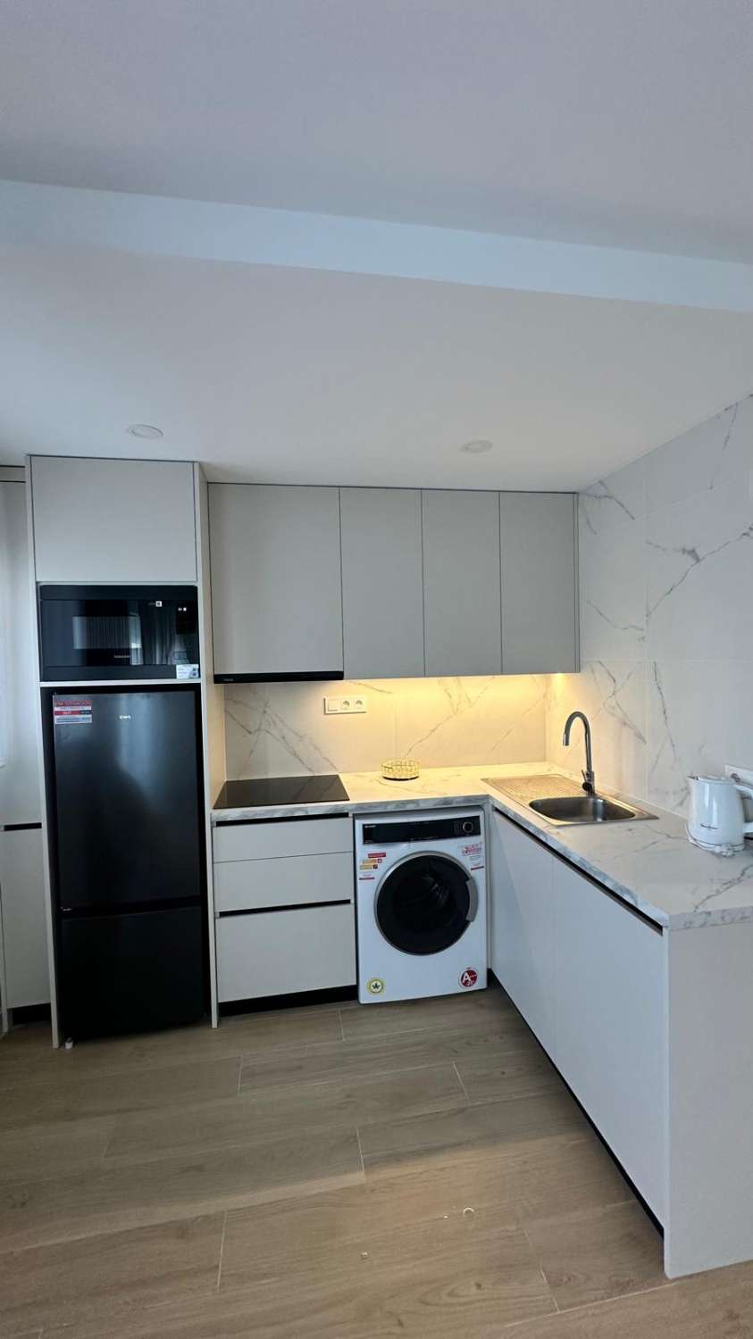 Bydlení u moře – moderní apartmán jen 20 metrů od pláže, Torrevieja