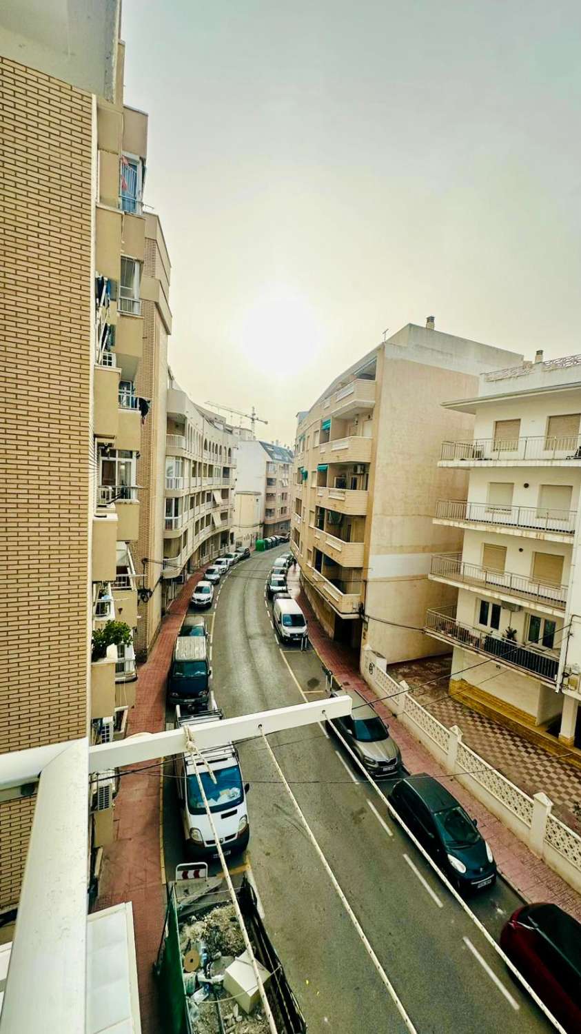 Bydlení u moře – moderní apartmán jen 20 metrů od pláže, Torrevieja