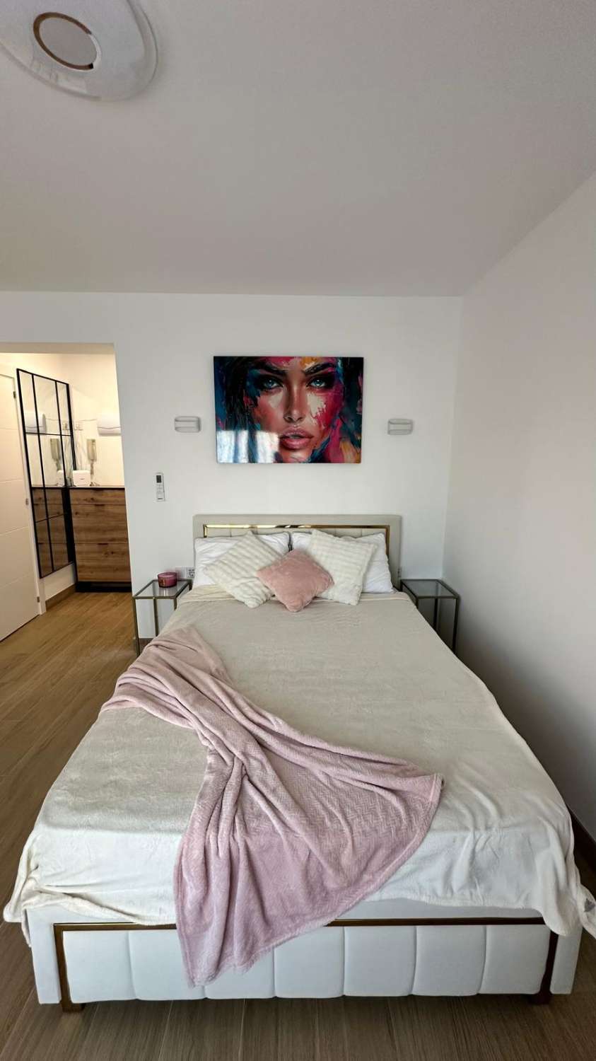 Bydlení u moře – moderní apartmán jen 20 metrů od pláže, Torrevieja