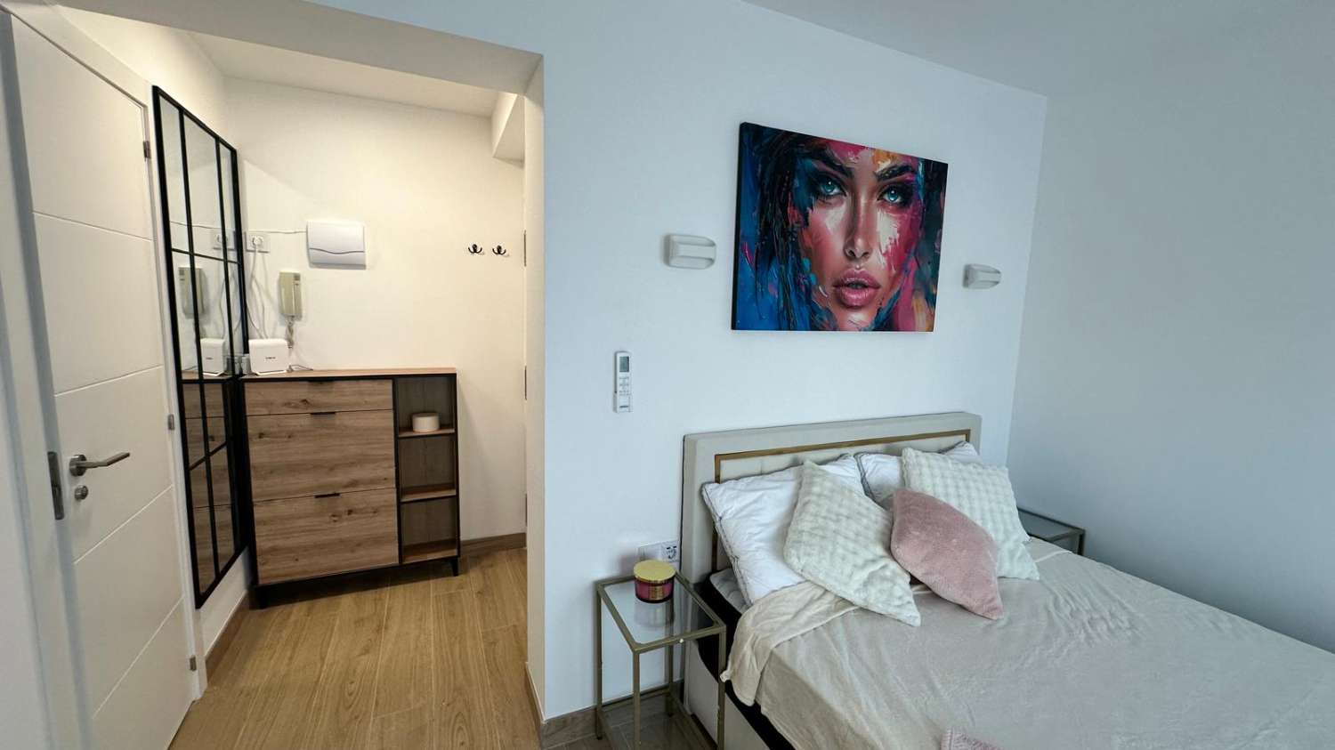 Bydlení u moře – moderní apartmán jen 20 metrů od pláže, Torrevieja