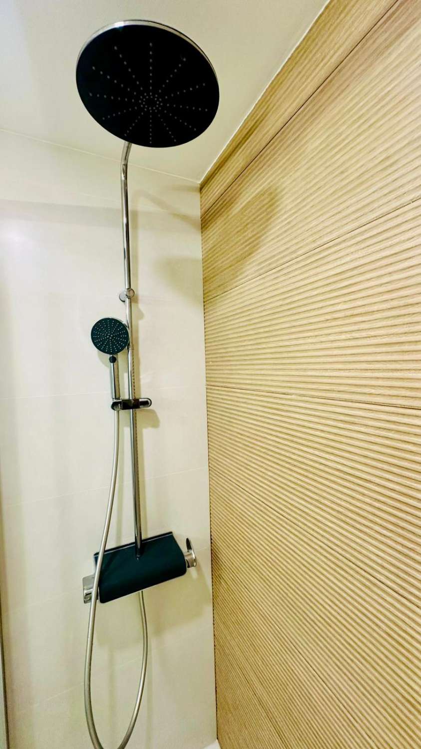 Bydlení u moře – moderní apartmán jen 20 metrů od pláže, Torrevieja