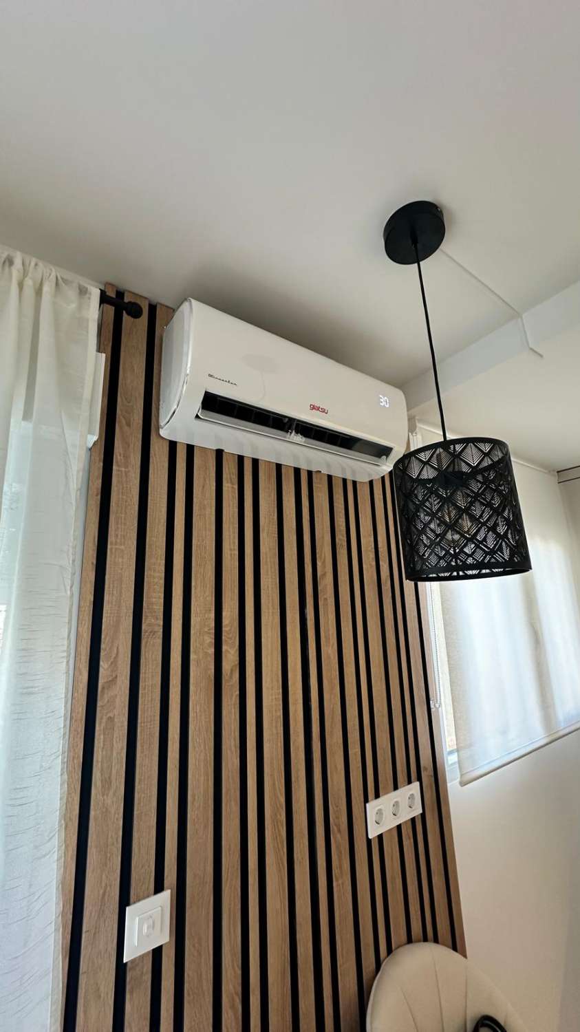 Bydlení u moře – moderní apartmán jen 20 metrů od pláže, Torrevieja