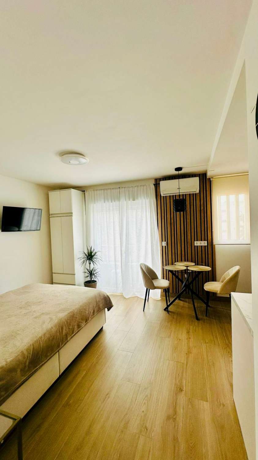 Bydlení u moře – moderní apartmán jen 20 metrů od pláže, Torrevieja