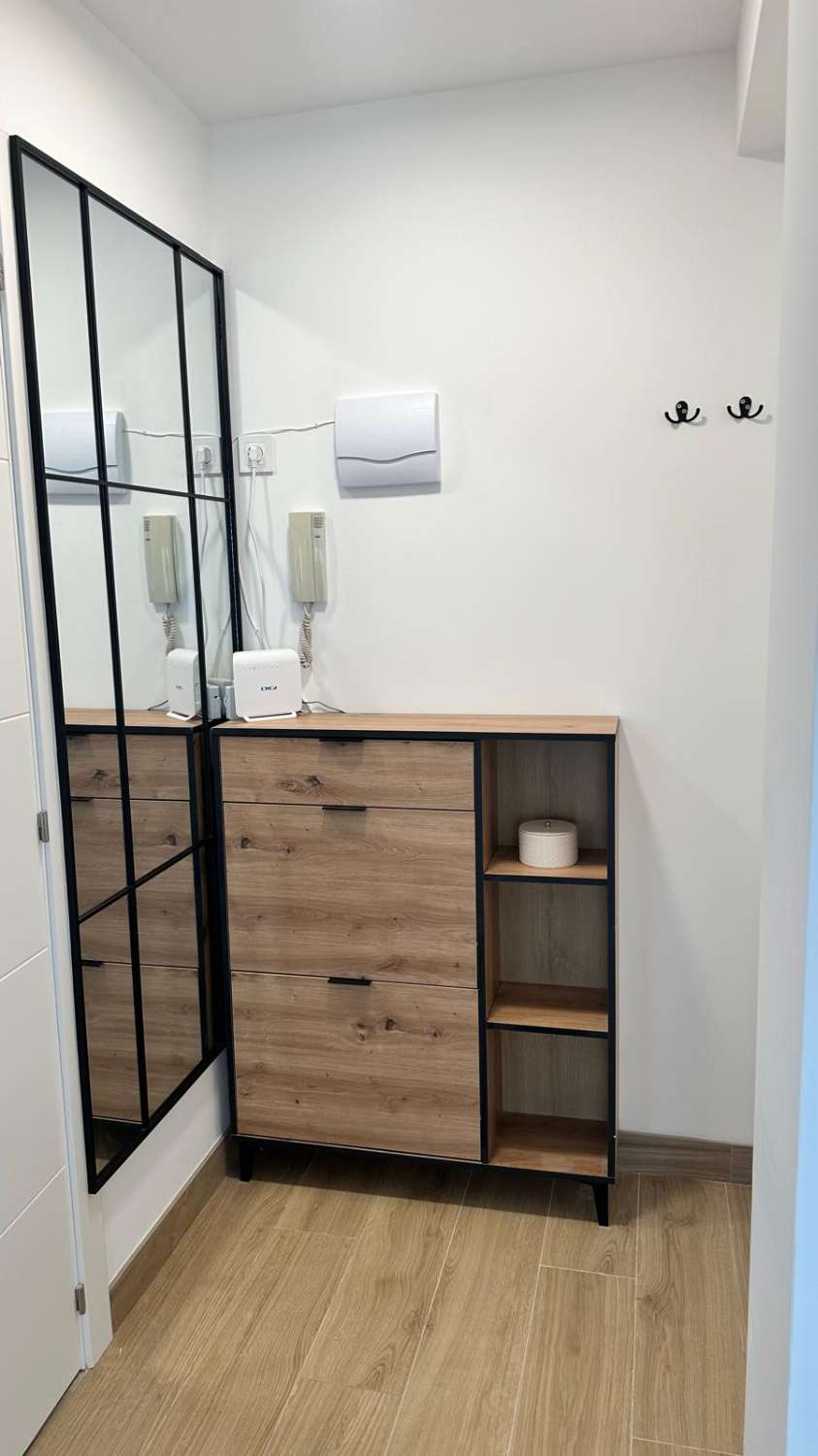 Bydlení u moře – moderní apartmán jen 20 metrů od pláže, Torrevieja