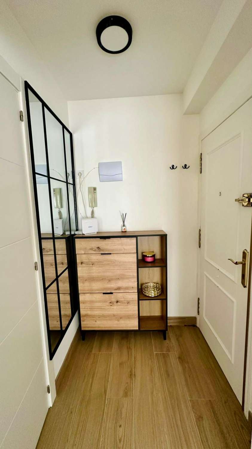 Bydlení u moře – moderní apartmán jen 20 metrů od pláže, Torrevieja