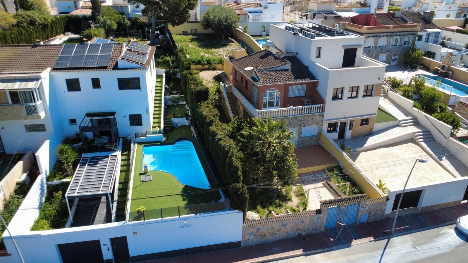 Villa te koop in Torrevieja