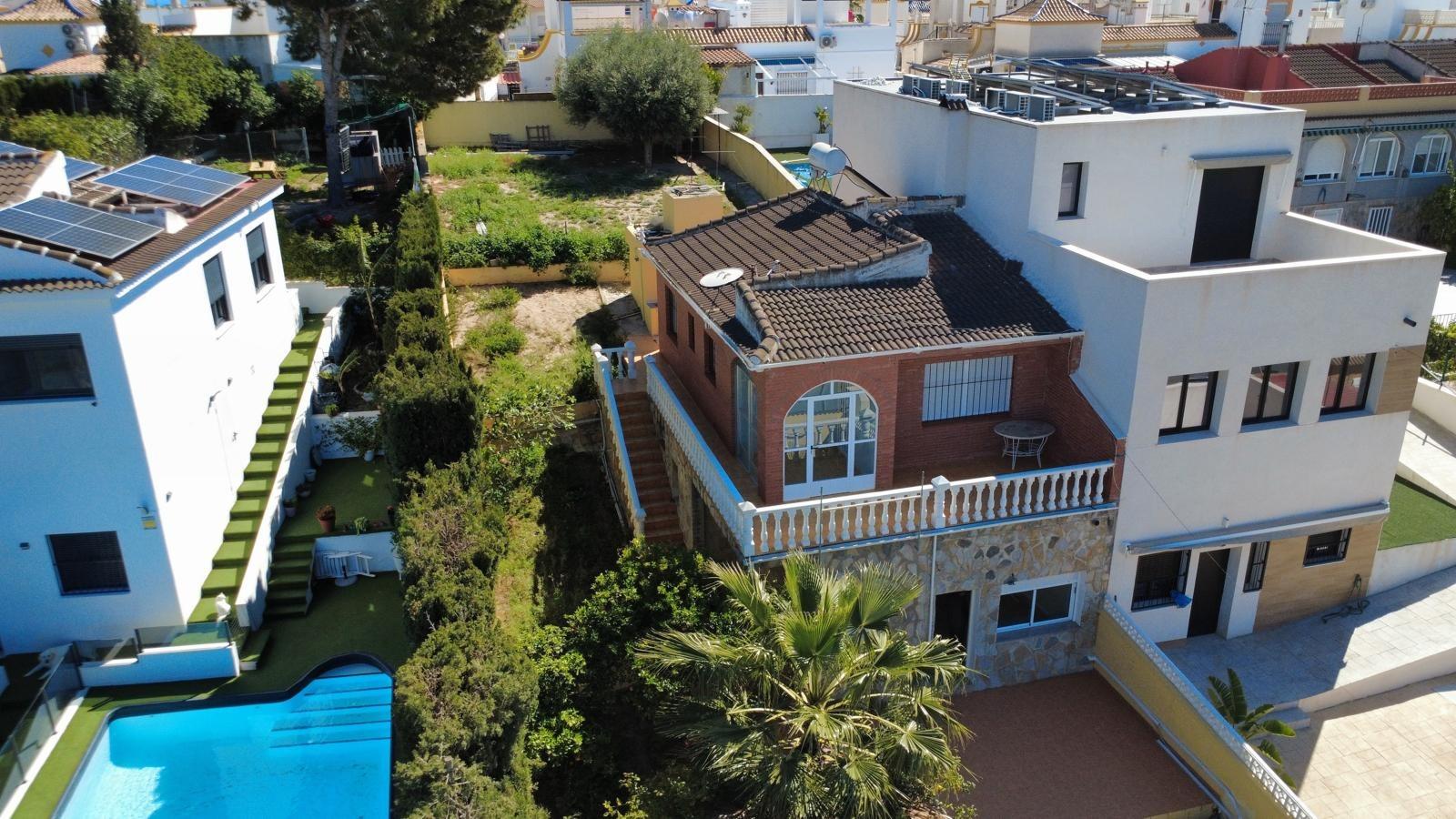 Villa te koop in Torrevieja