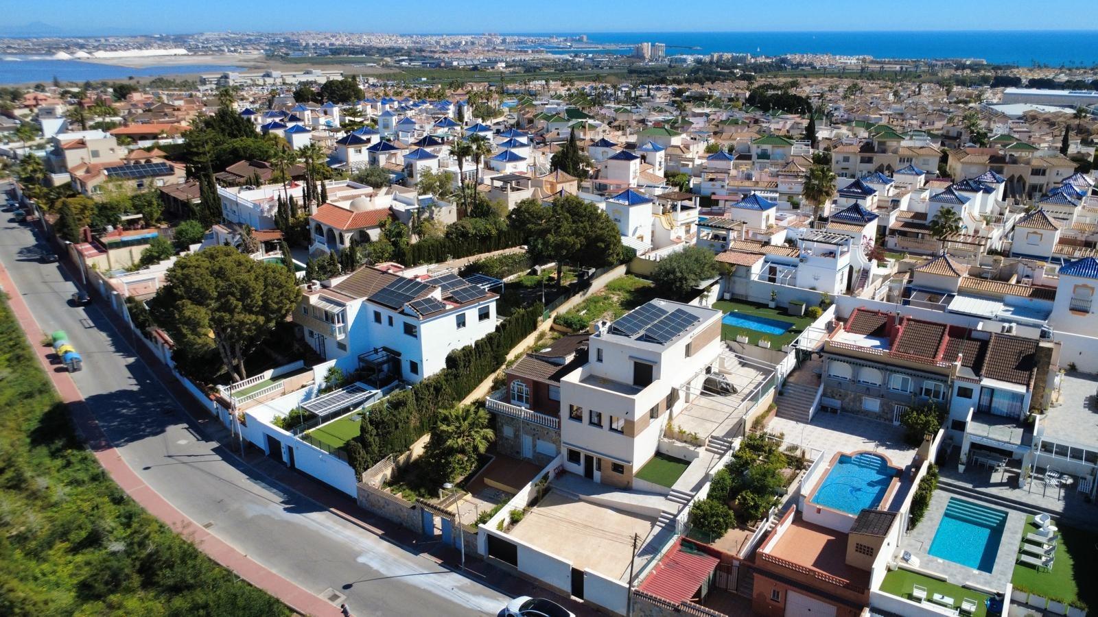 Villa te koop in Torrevieja
