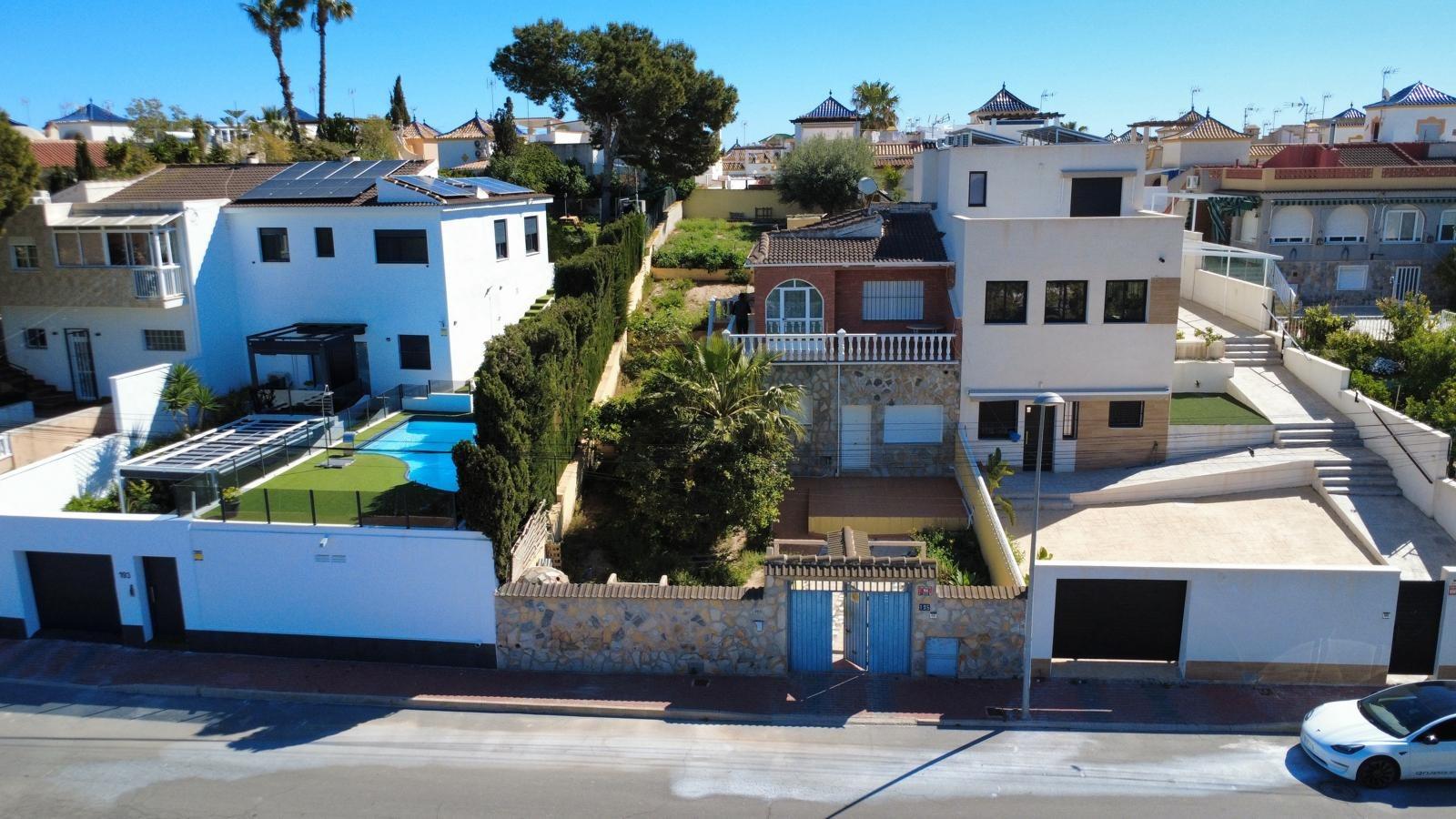 Villa te koop in Torrevieja