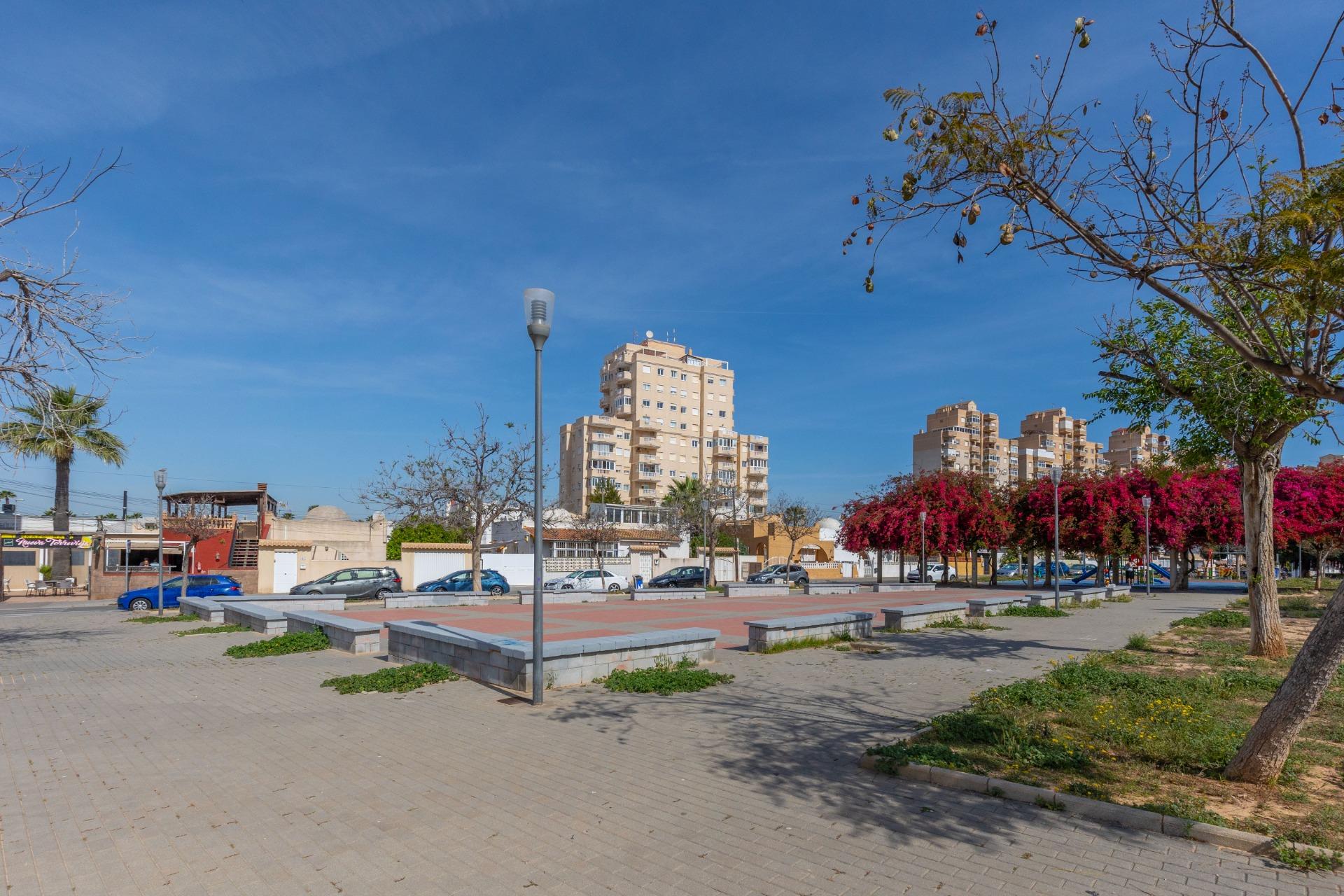Slunce, výhledy a středomořská atmosféra | Nueva Torrevieja
