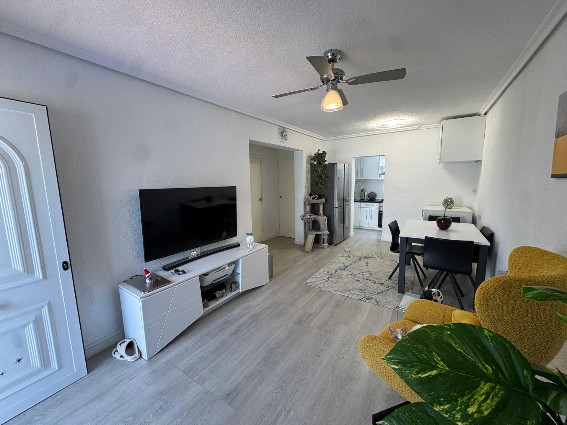 Stylový bungalov s velkým pozemkem v La Siesta | Torrevieja