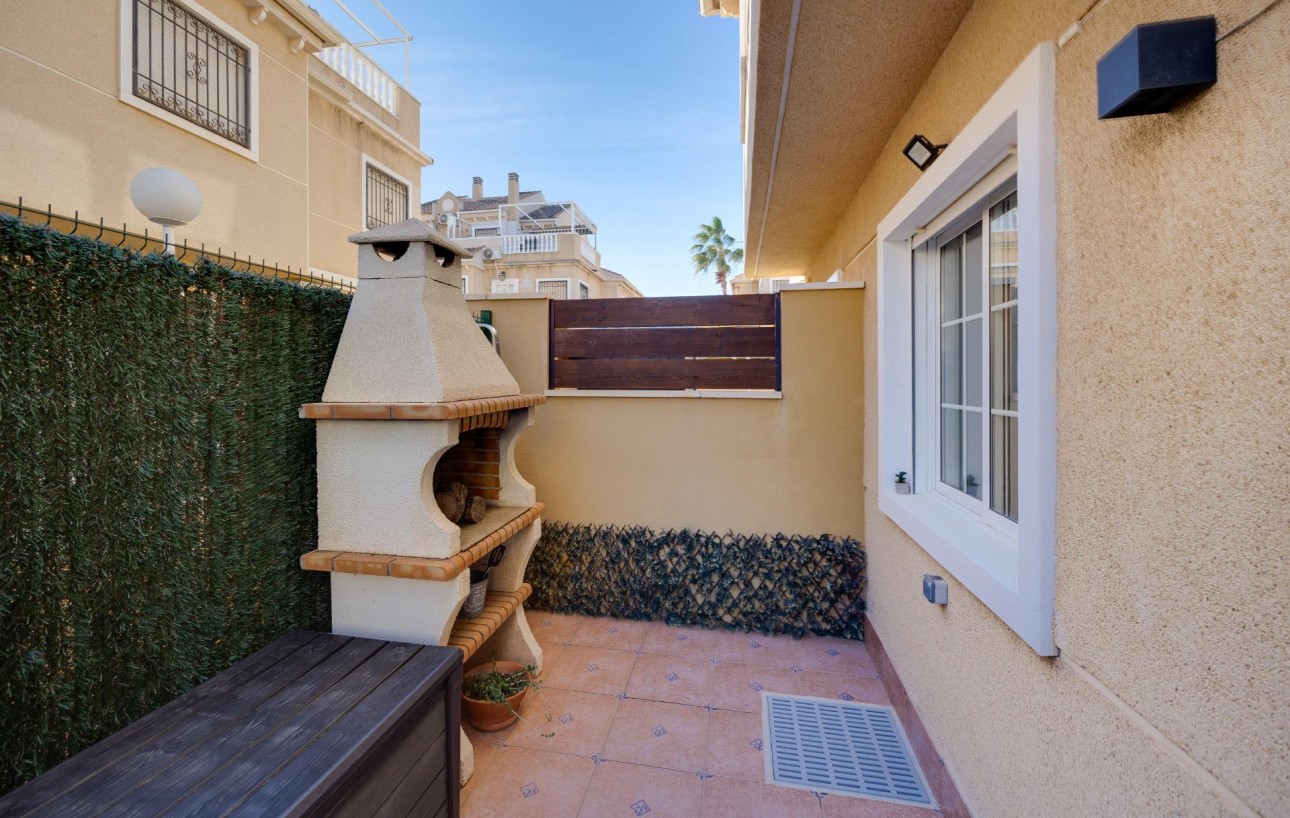 Fully Renovated Ground Floor Bungalow in Pueblo Marino | Torrevieja