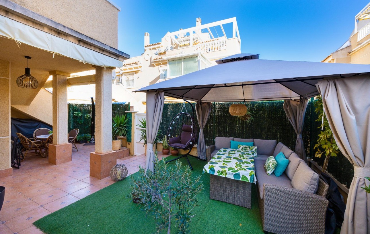 Fully Renovated Ground Floor Bungalow in Pueblo Marino | Torrevieja