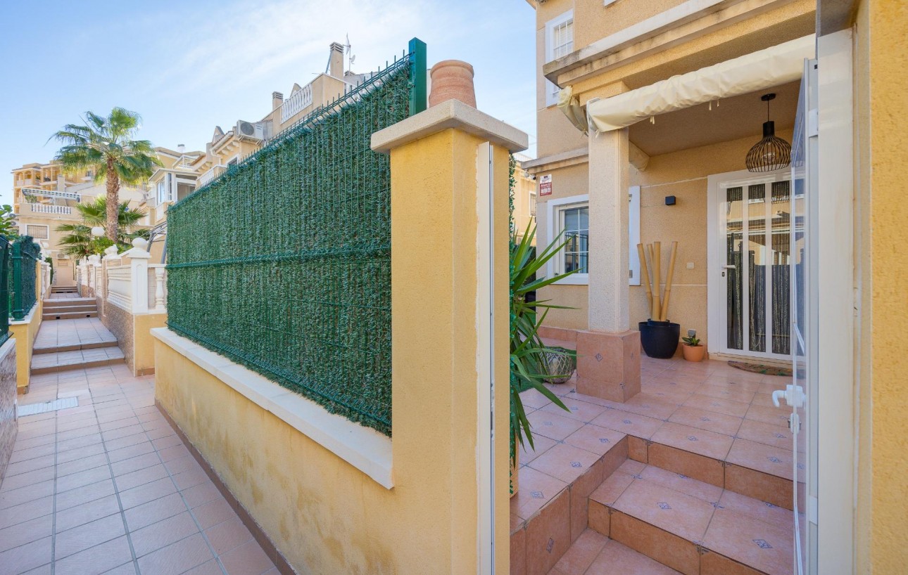 Fully Renovated Ground Floor Bungalow in Pueblo Marino | Torrevieja