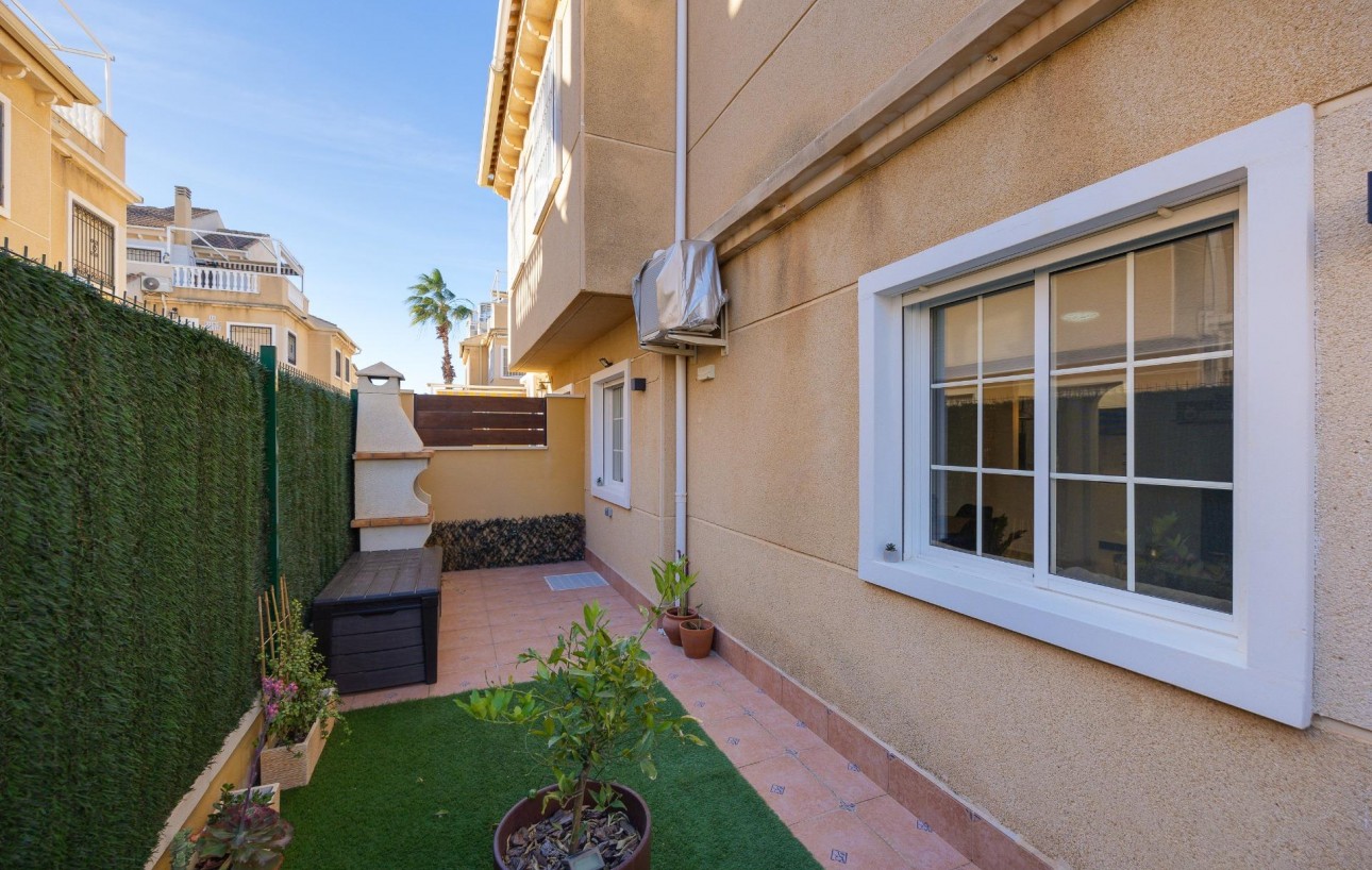Fully Renovated Ground Floor Bungalow in Pueblo Marino | Torrevieja