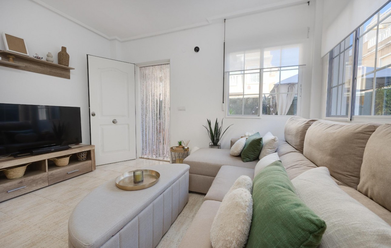 Fully Renovated Ground Floor Bungalow in Pueblo Marino | Torrevieja