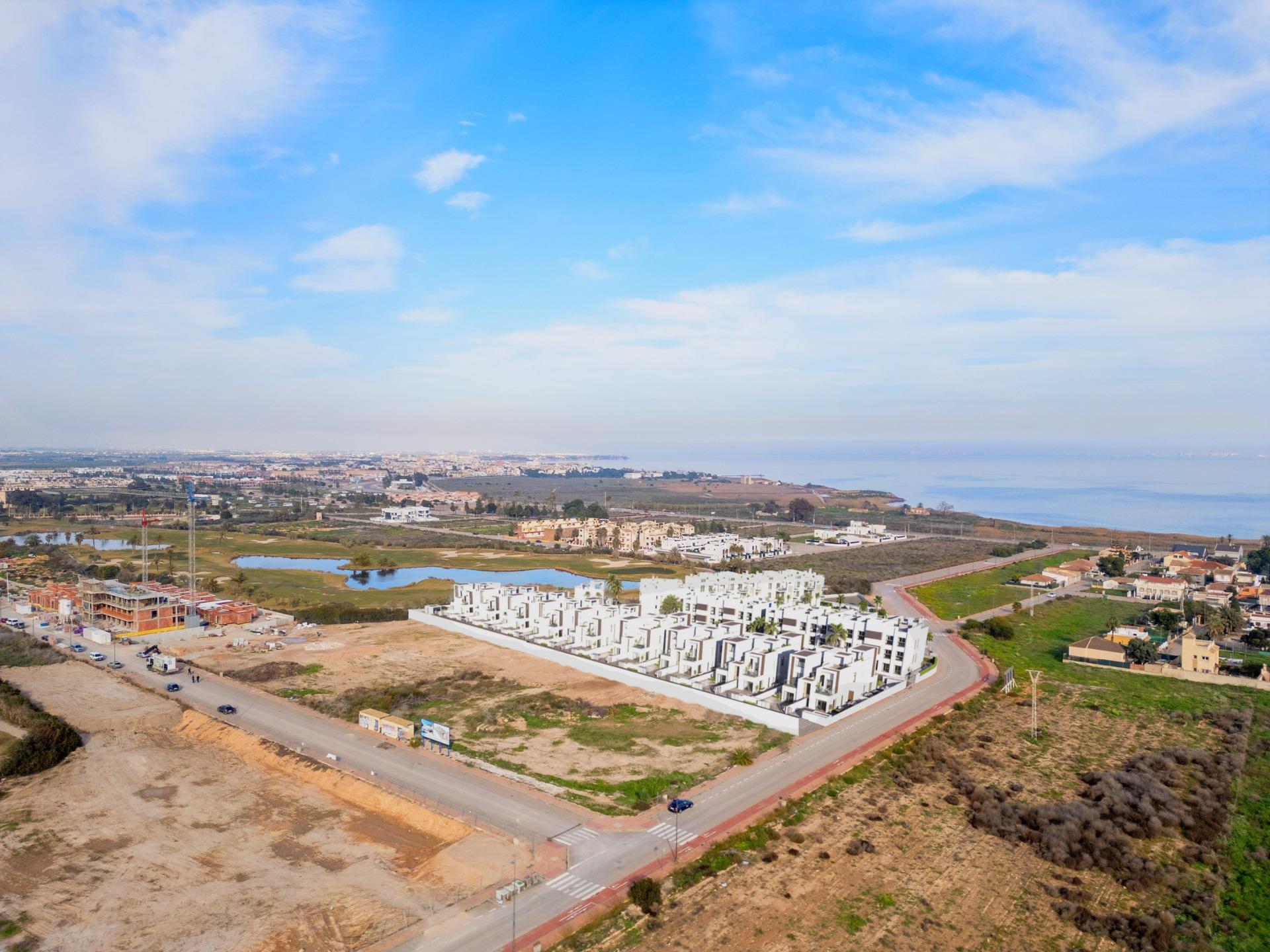 Novostavby apartmánů v La Serena Golf-Los Alcázares, blízko pláže.