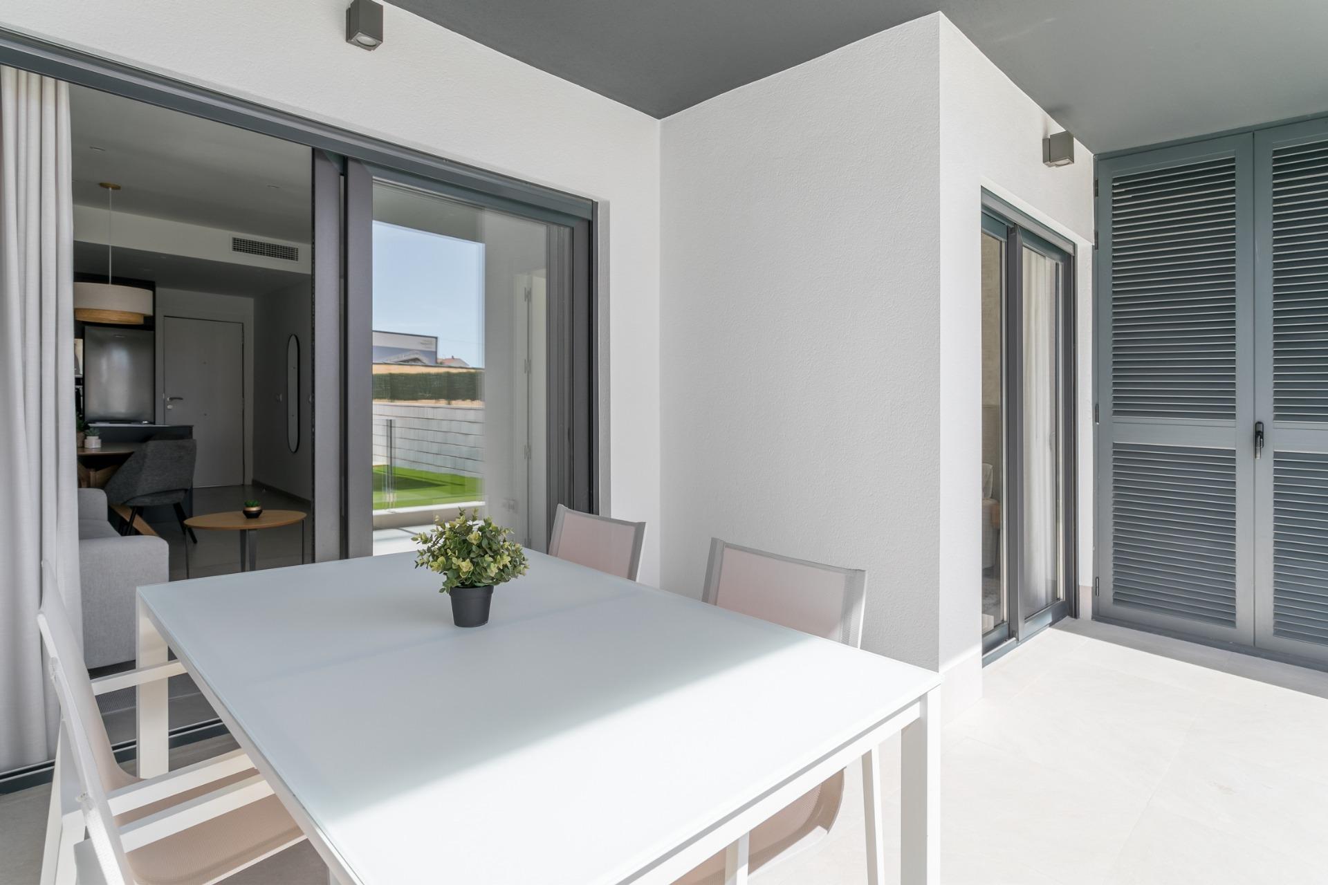 NEW GATED COMMUNITY IN TORREVIEJA, JUST 700M FROM THE BEACH