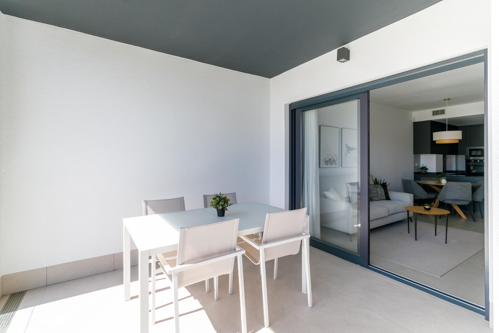 NEW GATED COMMUNITY IN TORREVIEJA, JUST 700M FROM THE BEACH
