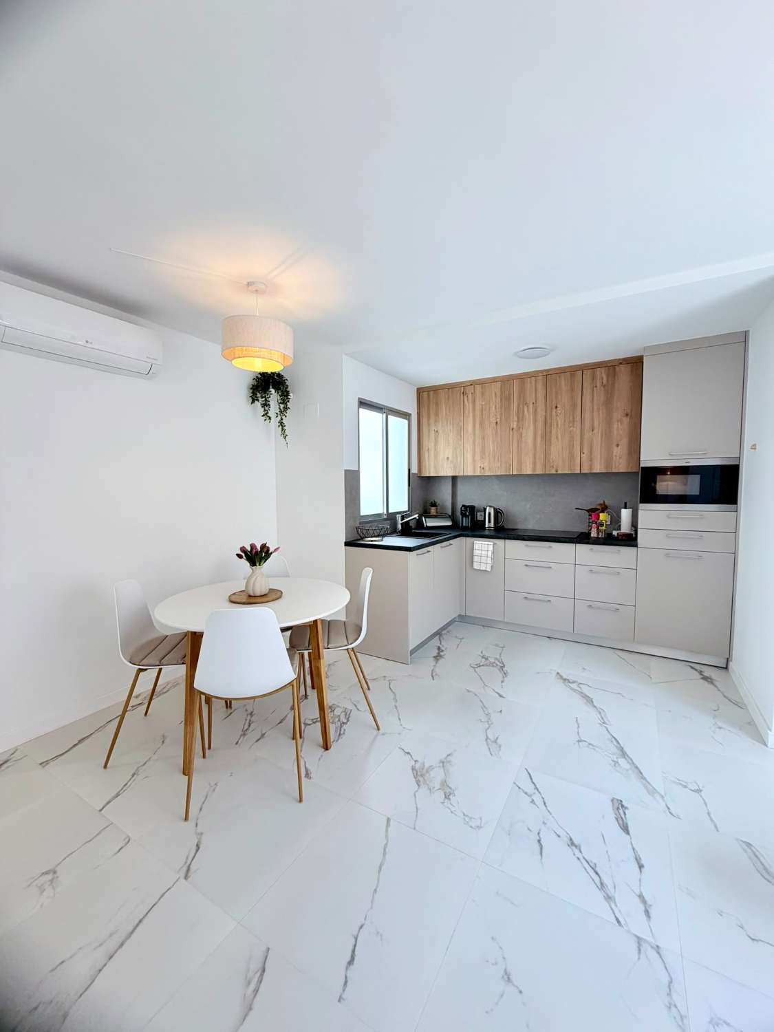 Adam del Mar – Just 100 m from Playa Los Locos