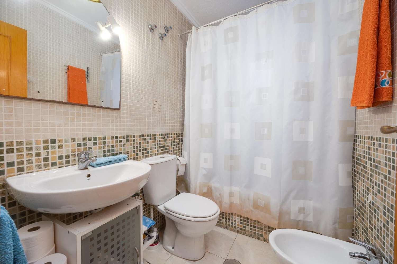 2-BEDROOM SOUTH-FACING APARTMENT WITH COMMUNAL POOL – TORREVIEJA