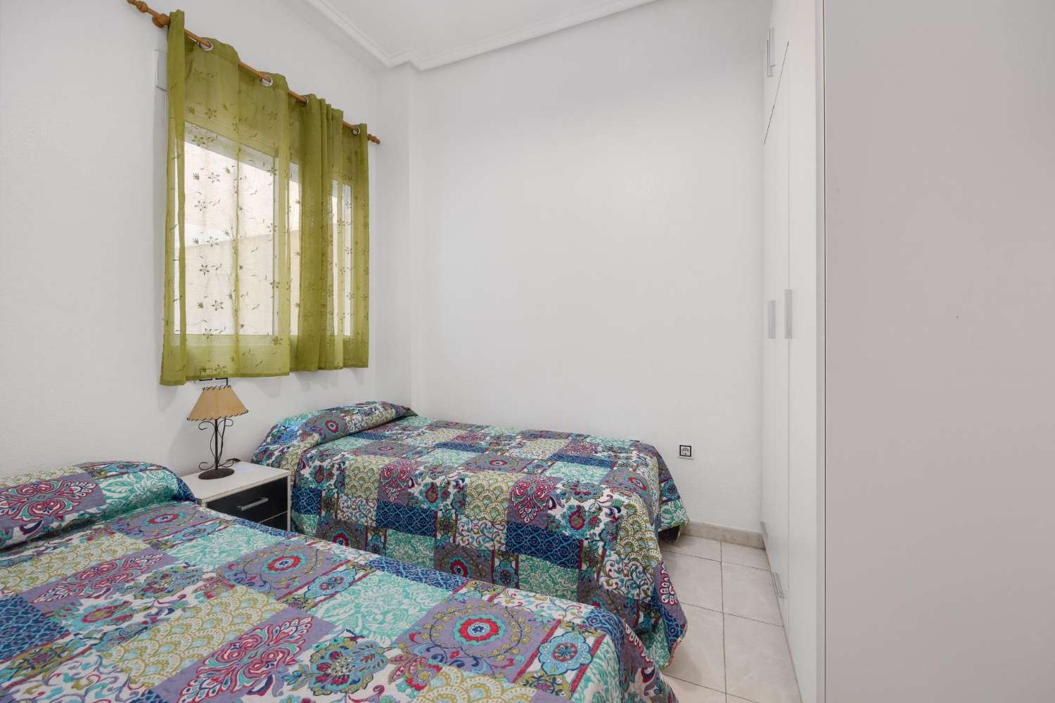 2-BEDROOM SOUTH-FACING APARTMENT WITH COMMUNAL POOL – TORREVIEJA