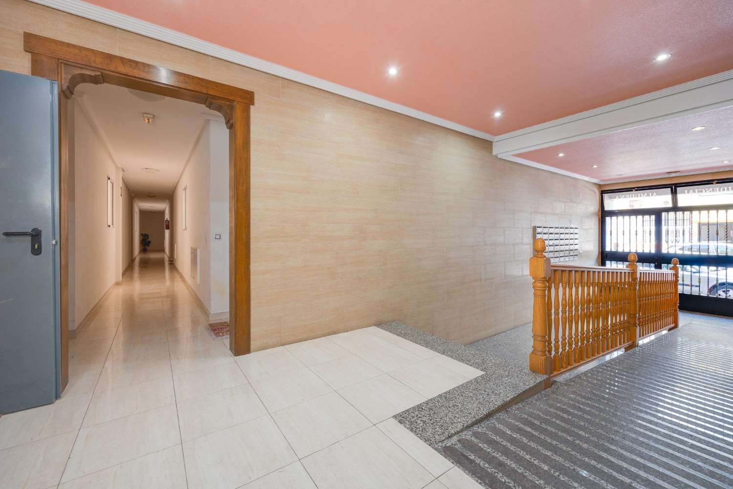 2-BEDROOM SOUTH-FACING APARTMENT WITH COMMUNAL POOL – TORREVIEJA