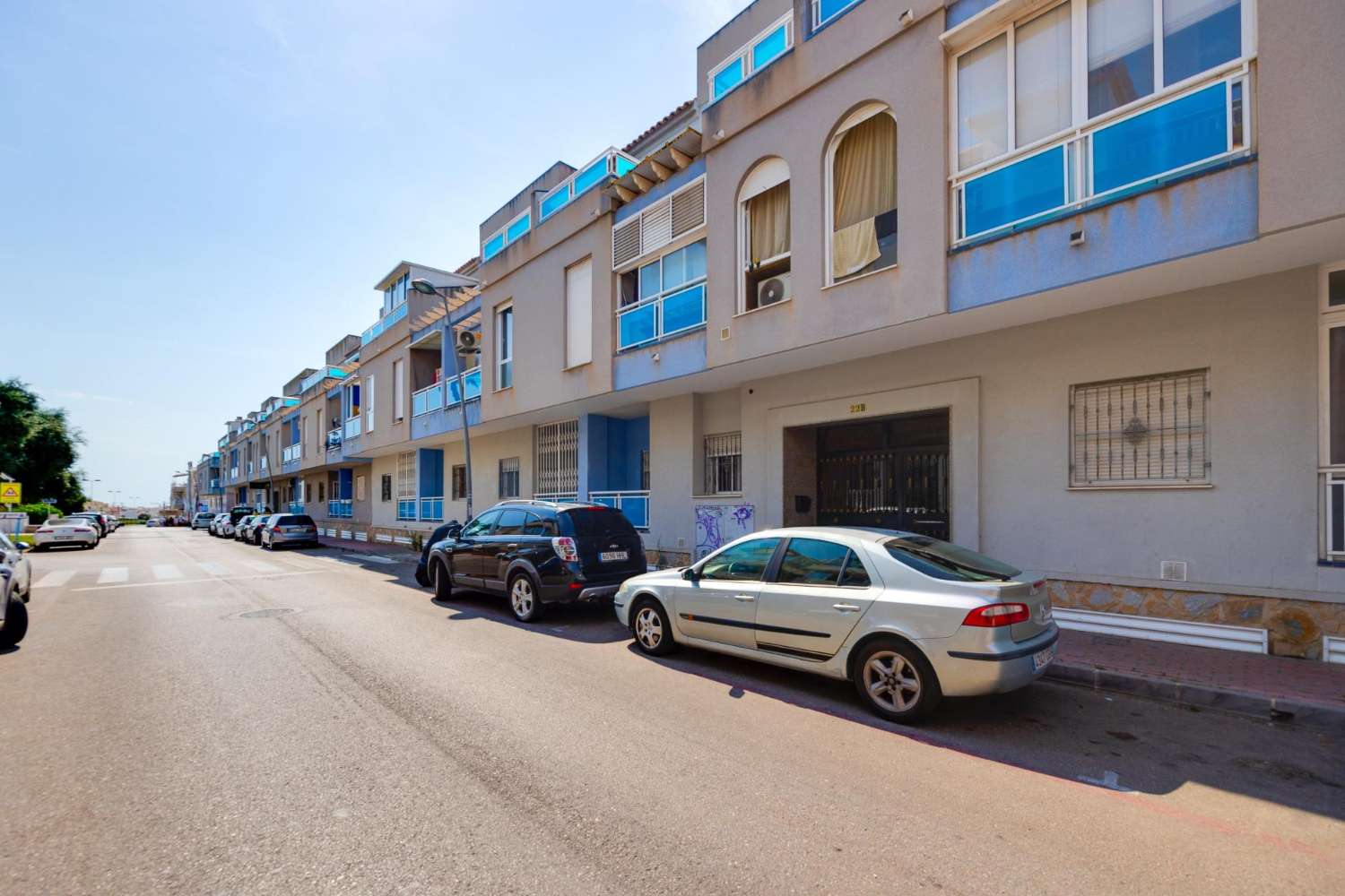 2-BEDROOM SOUTH-FACING APARTMENT WITH COMMUNAL POOL – TORREVIEJA