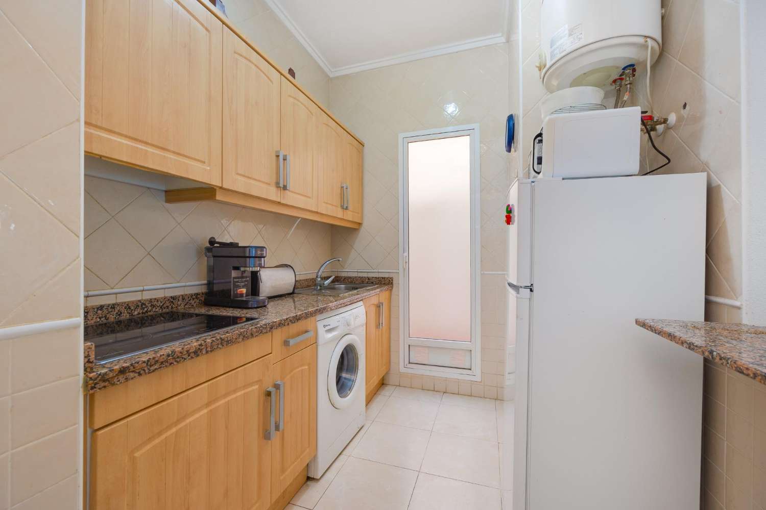 2-BEDROOM SOUTH-FACING APARTMENT WITH COMMUNAL POOL – TORREVIEJA