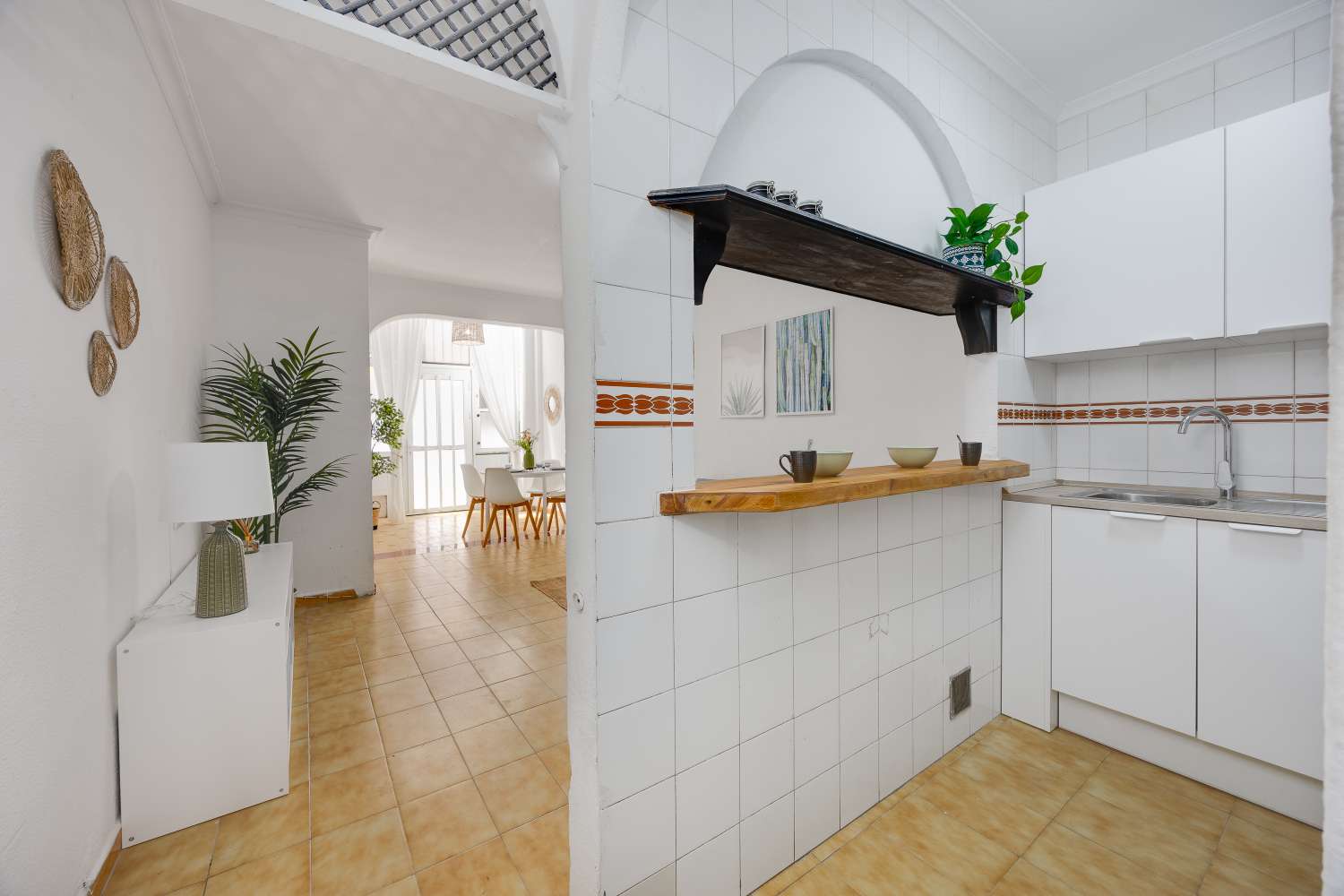 Fully renovated 1-bedroom apartment with communal pool just 530 metres from the sea